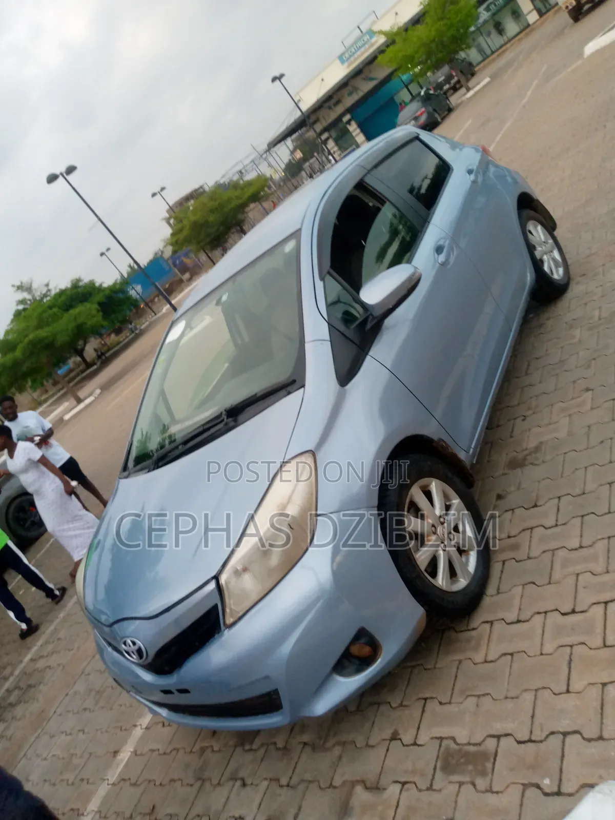 Toyota Vitz 1.5 FWD 5dr 2012 Blue