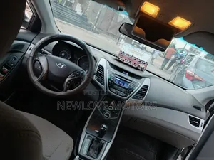 Hyundai Elantra 2015 White