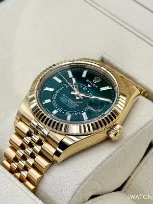 Rolex Sky-Dweller 2025 Sky-Dweller 42mm Yellow Gold Jubile Green Dial