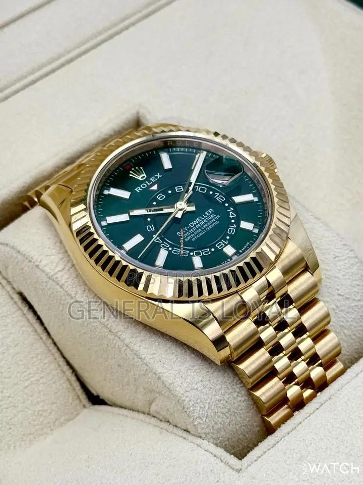 Rolex Sky-Dweller 2025 Sky-Dweller 42mm Yellow Gold Jubile Green Dial
