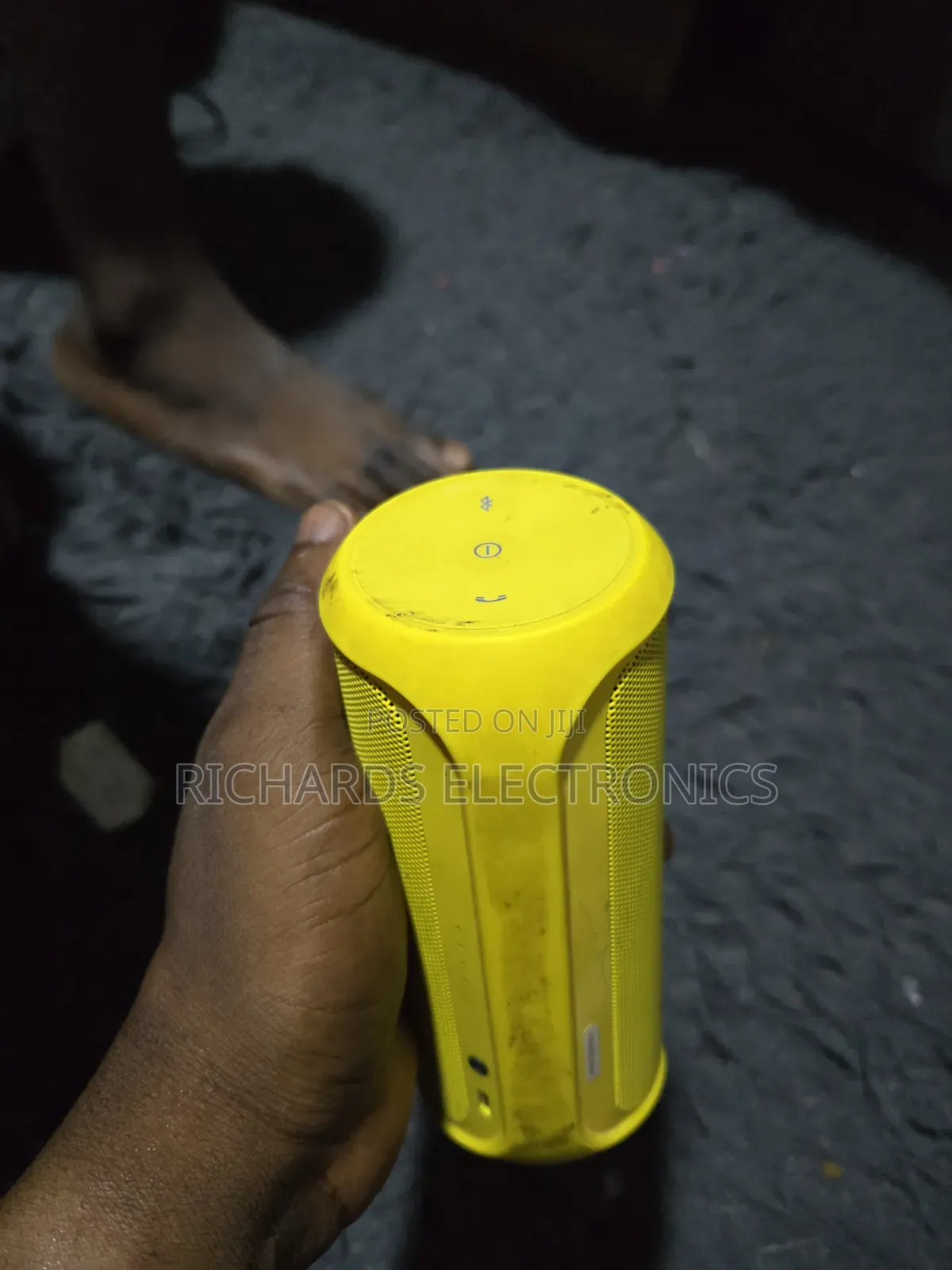 JBL Flip 2 Bluetooth Speaker