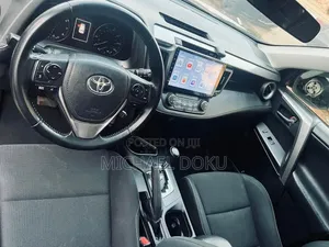 Toyota RAV4 XLE AWD (2.5L 4cyl 6A) 2017 Black