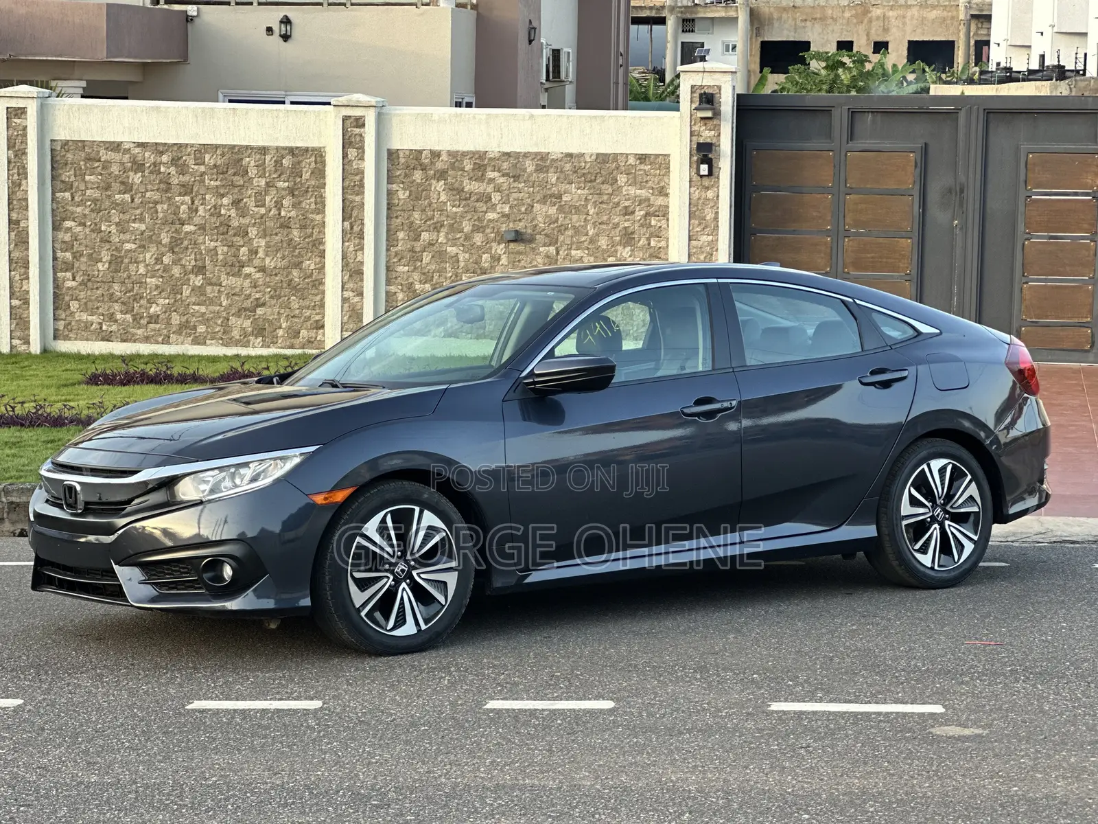 Honda Civic EX-L 4dr Sedan (1.5L 4cyl) 2017 Gray