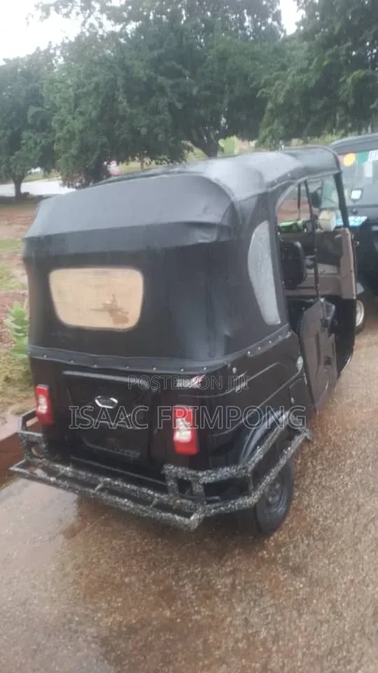 Bajaj RE 2025 Black