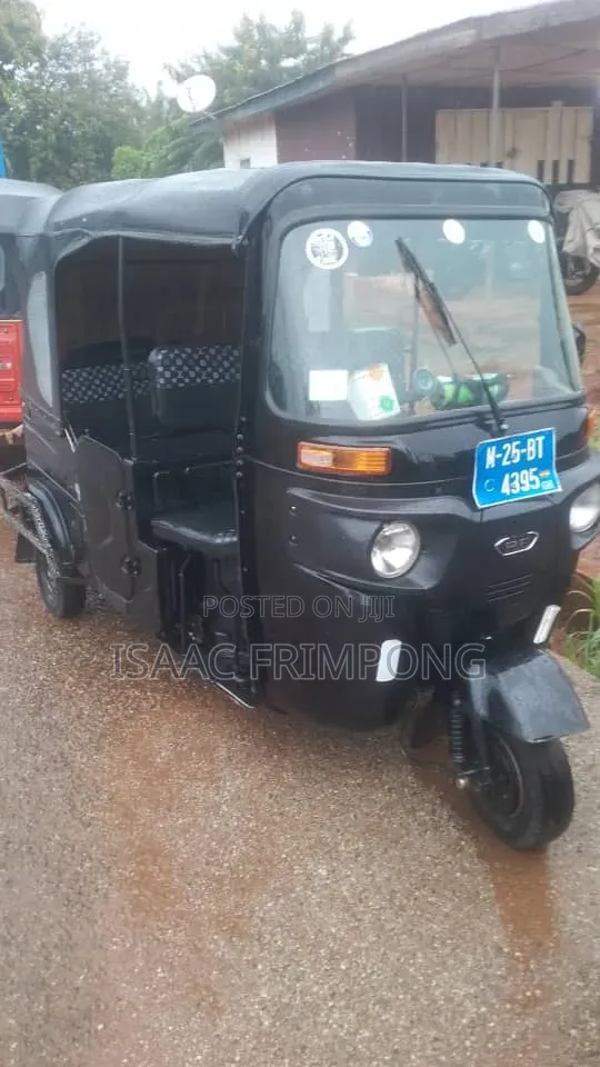 Bajaj RE 2025 Black