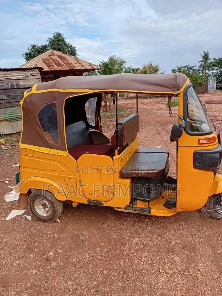 Bajaj RE 2025 Yellow