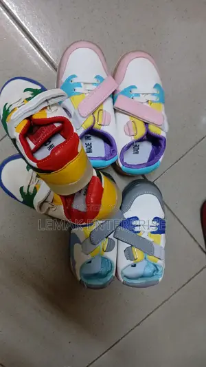Kids Sneakers Size Size 26,27,28,29,30