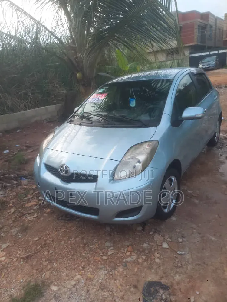 Toyota Vitz 1.5 FWD 5dr 2007 Gray