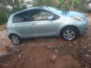 Toyota Vitz 1.5 FWD 5dr 2007 Gray