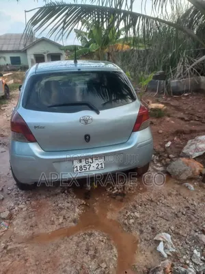 Toyota Vitz 1.5 FWD 5dr 2007 Gray