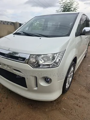 Mitsubishi Rosa 2016 White