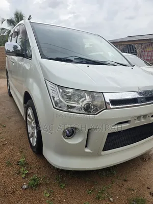 Mitsubishi Rosa 2016 White