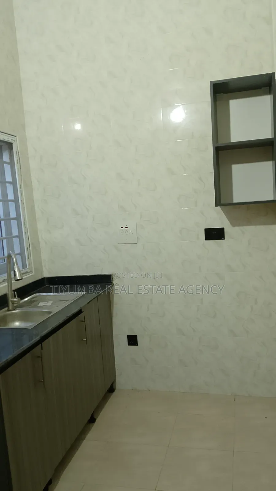 1bdrm Apartment in Ogbojo., Police Station for rent