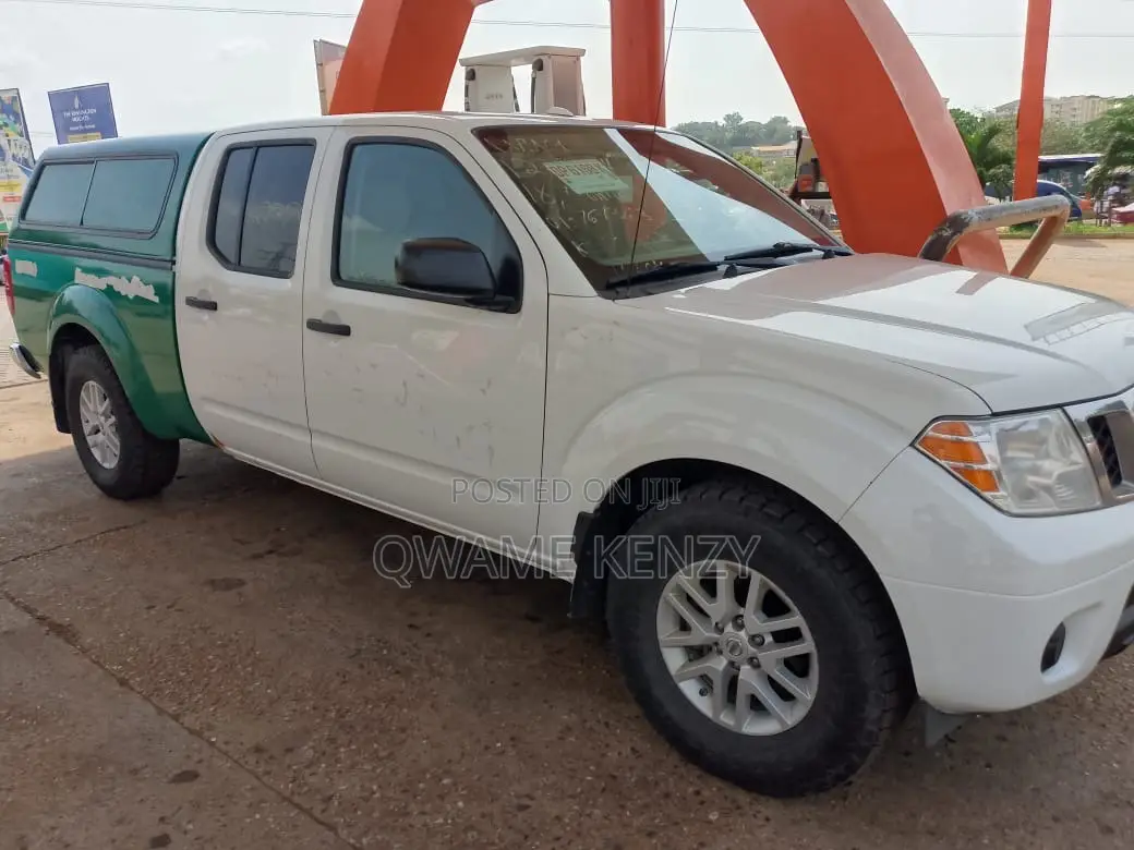 Nissan Frontier 2018 White