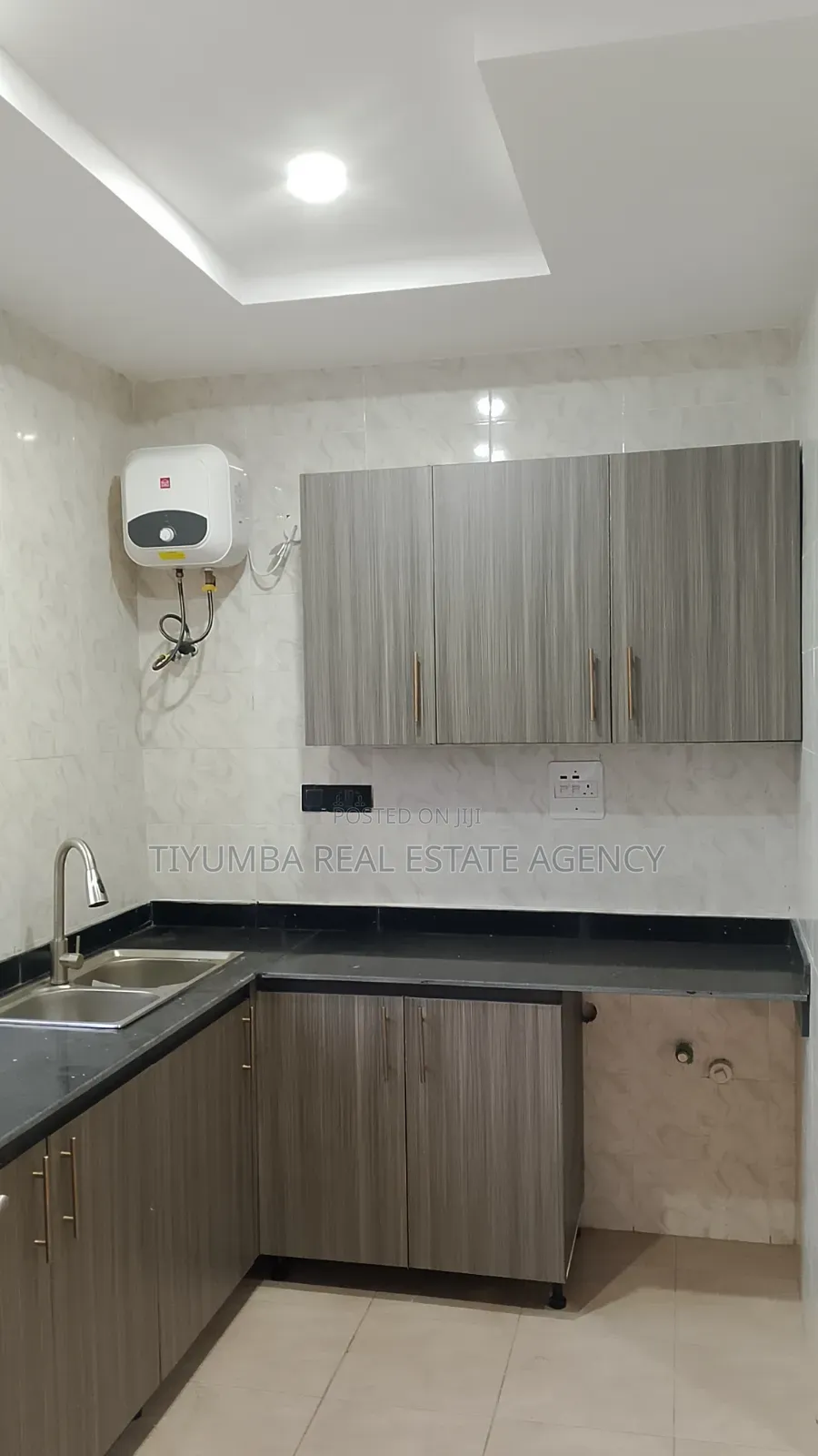 2bdrm Apartment in Ogbojo, Police Station for rent