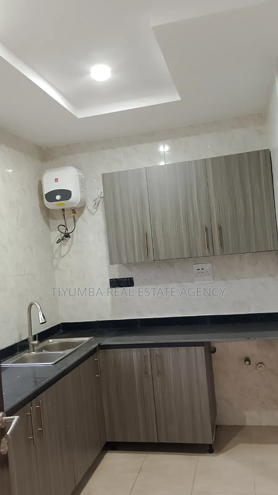 2bdrm Apartment in Ogbojo, Police Station for rent