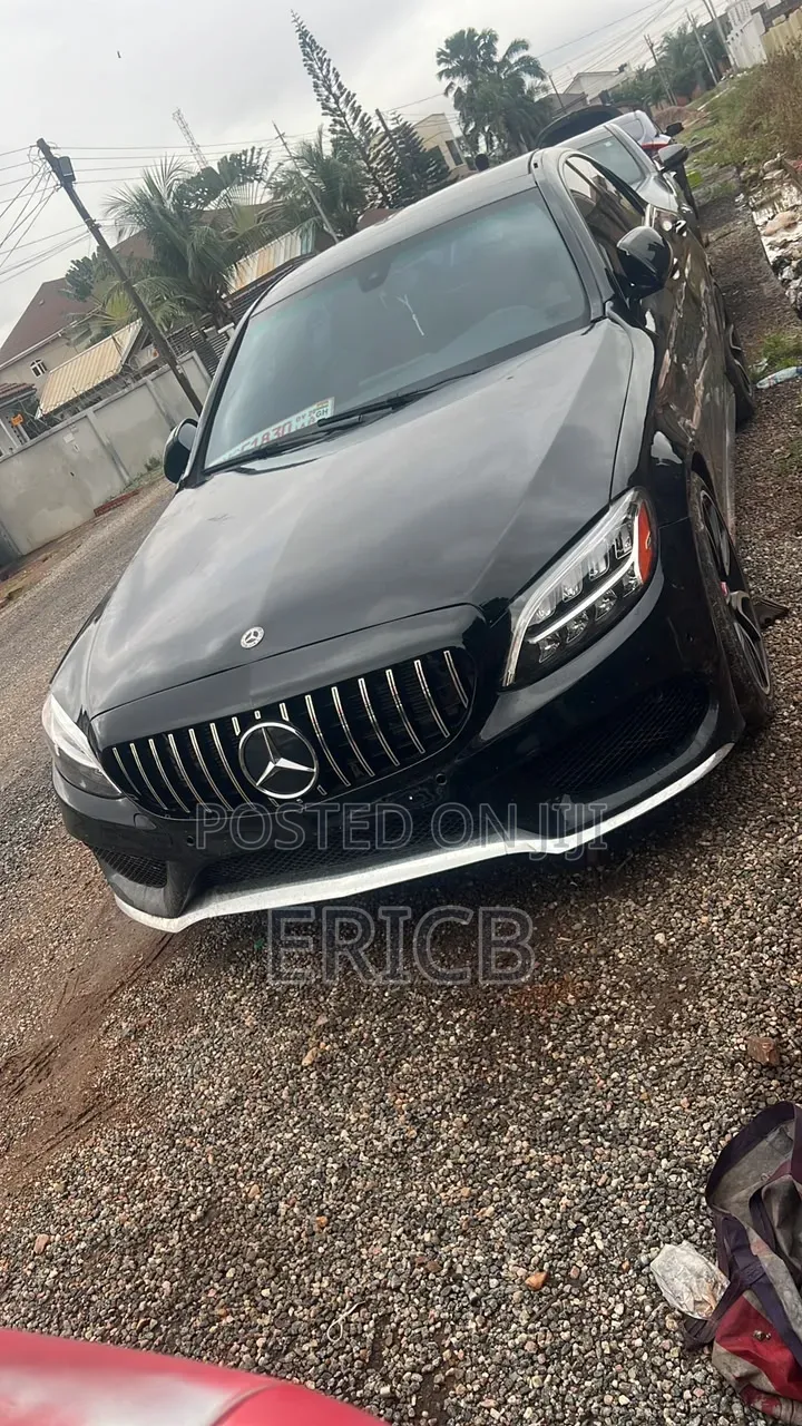 Mercedes-Benz C300 2020 Black
