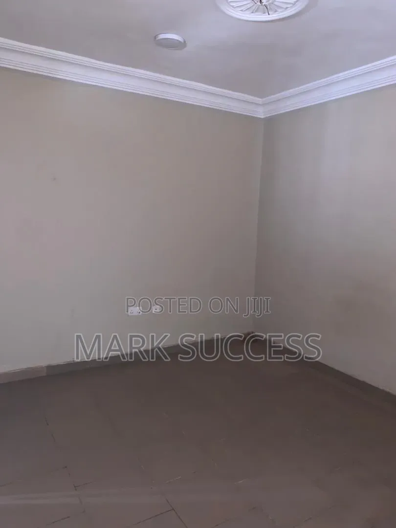 1bdrm Apartment in West Hills Mall Area for rent