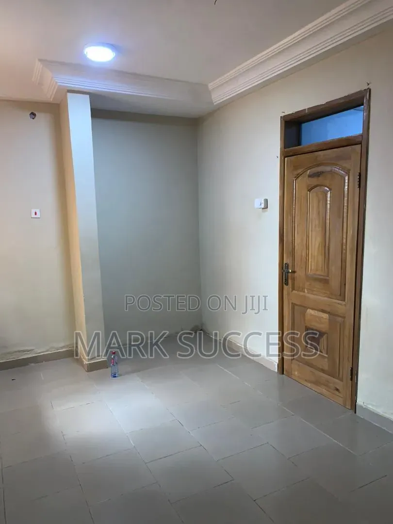 1bdrm Apartment in West Hills Mall Area for rent