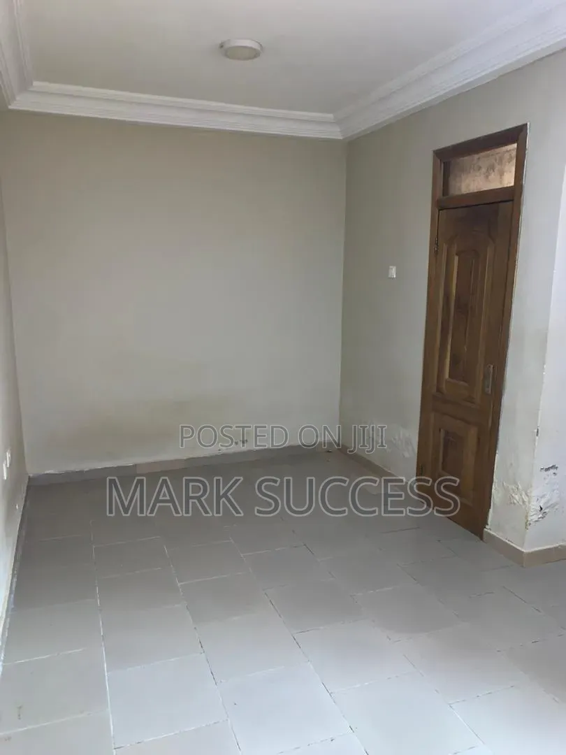 1bdrm Apartment in West Hills Mall Area for rent