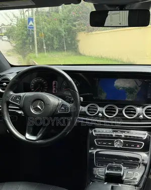 Mercedes-Benz E300 Base RWD Sedan (2.0L 4cyl 9A) 2017 Black