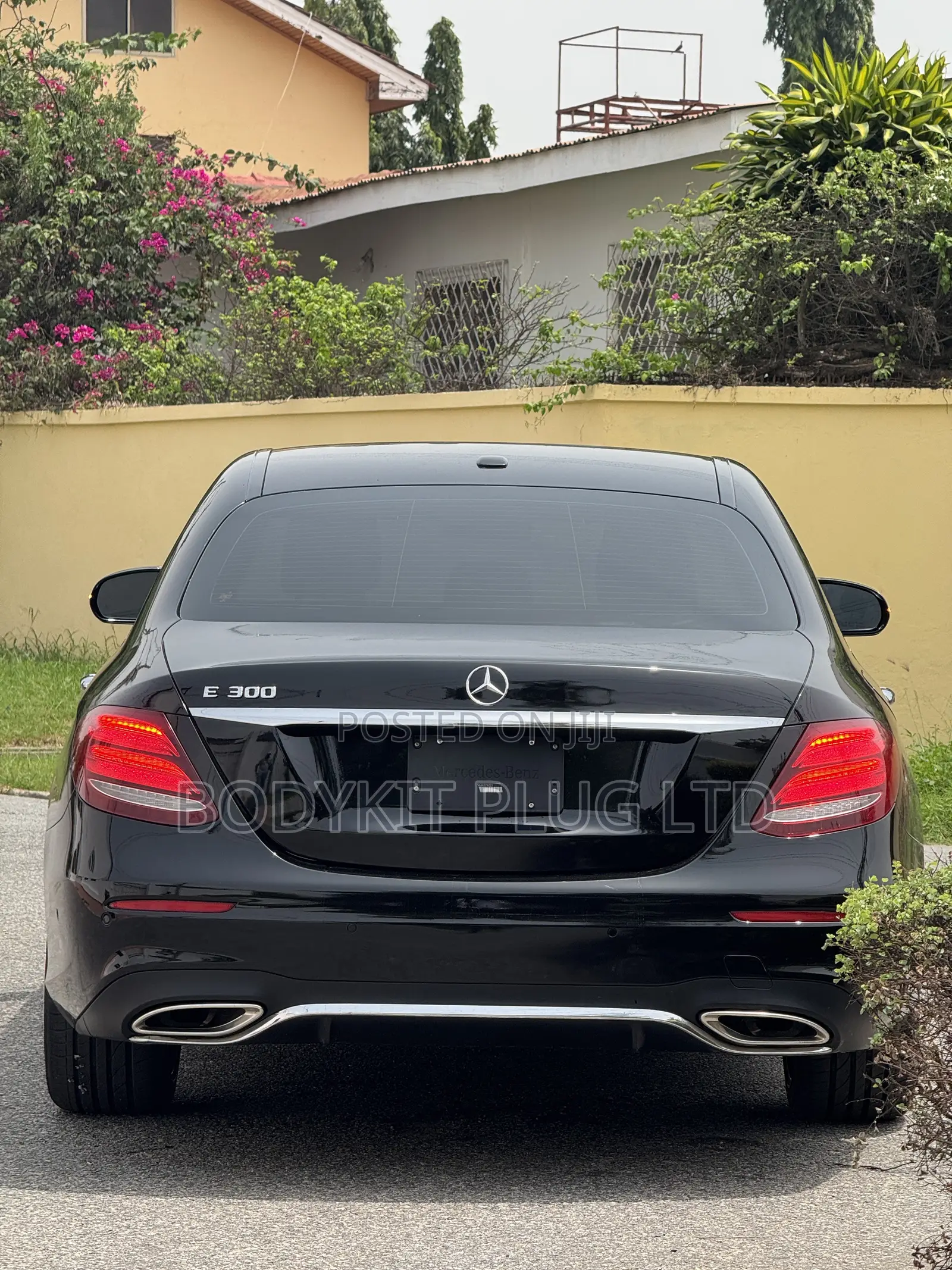 Mercedes-Benz E300 Base RWD Sedan (2.0L 4cyl 9A) 2017 Black