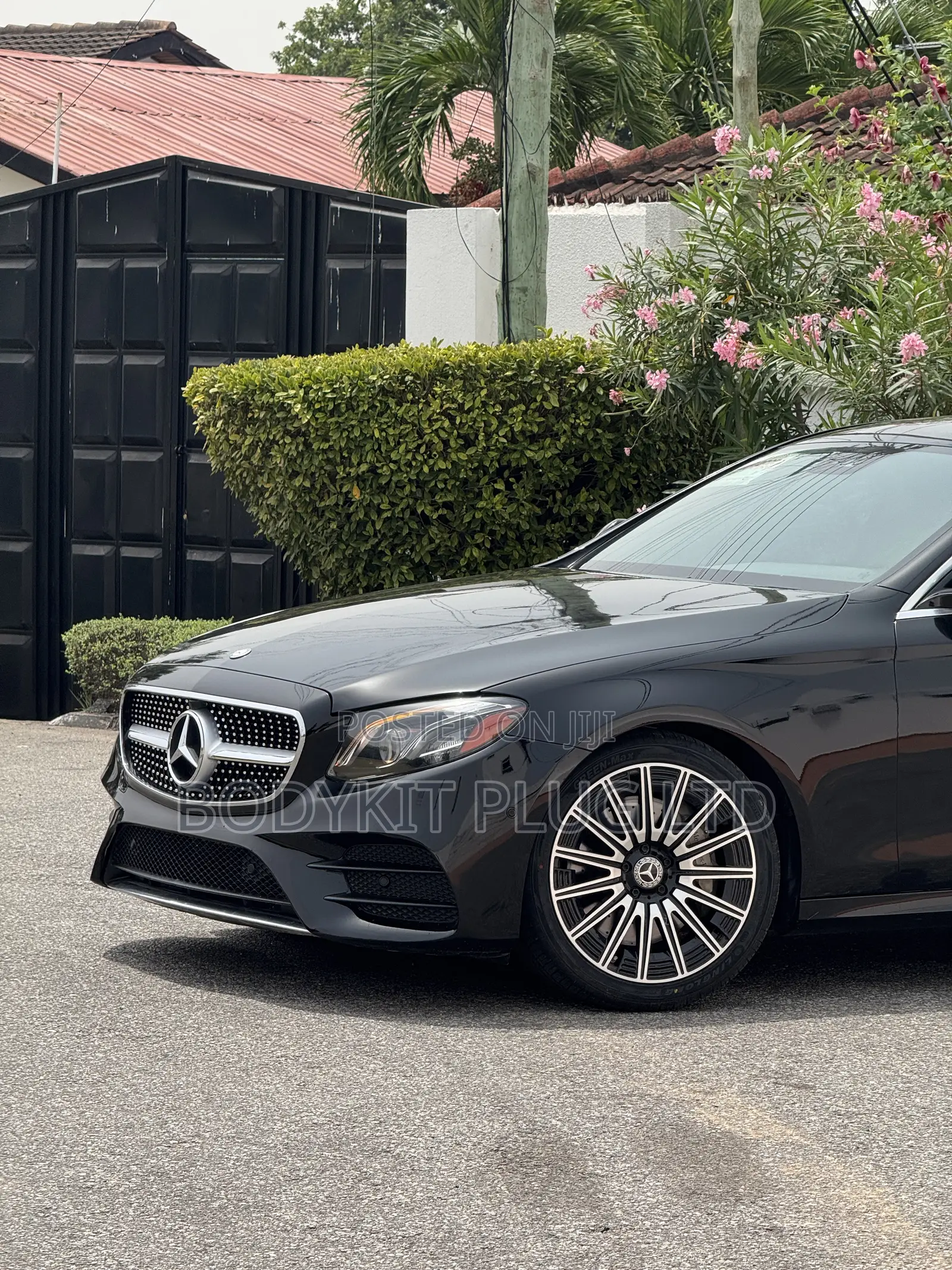Mercedes-Benz E300 Base RWD Sedan (2.0L 4cyl 9A) 2017 Black