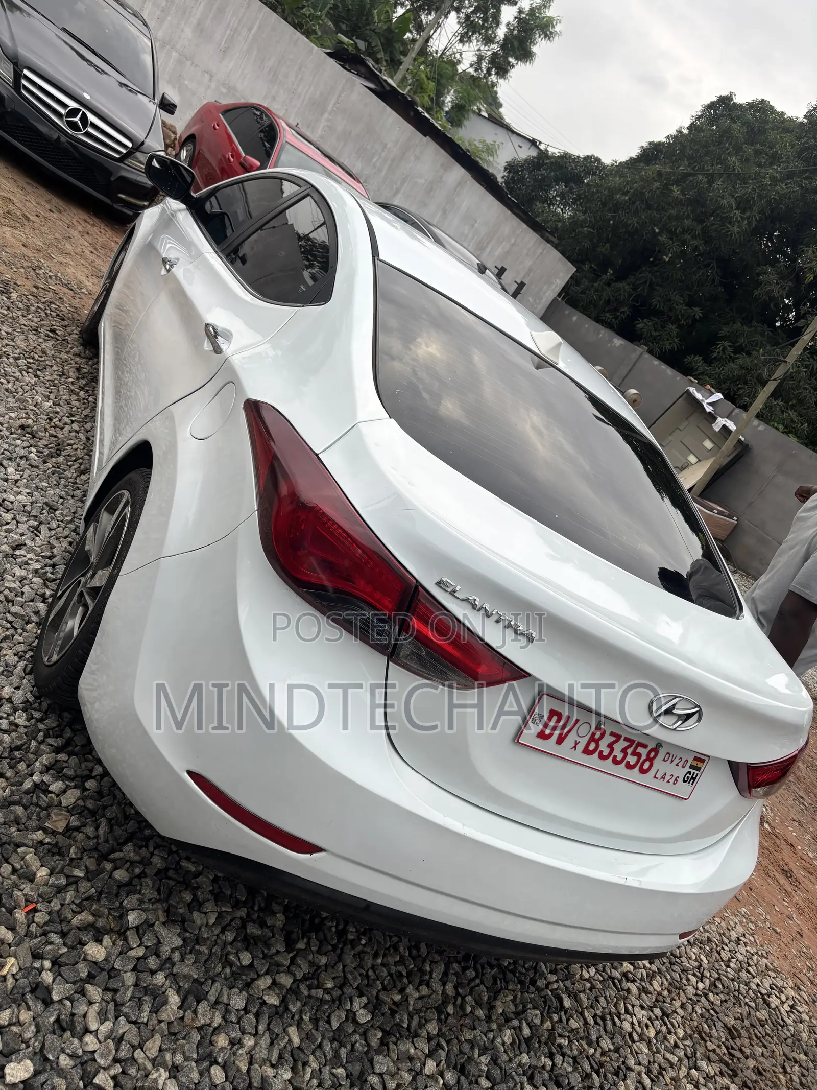 Hyundai Elantra Limited 4dr Sedan (1.8L 4cyl 6A) 2015 White