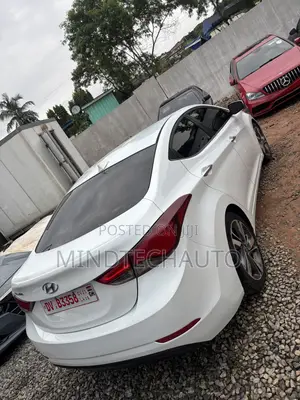 Hyundai Elantra Limited 4dr Sedan (1.8L 4cyl 6A) 2015 White