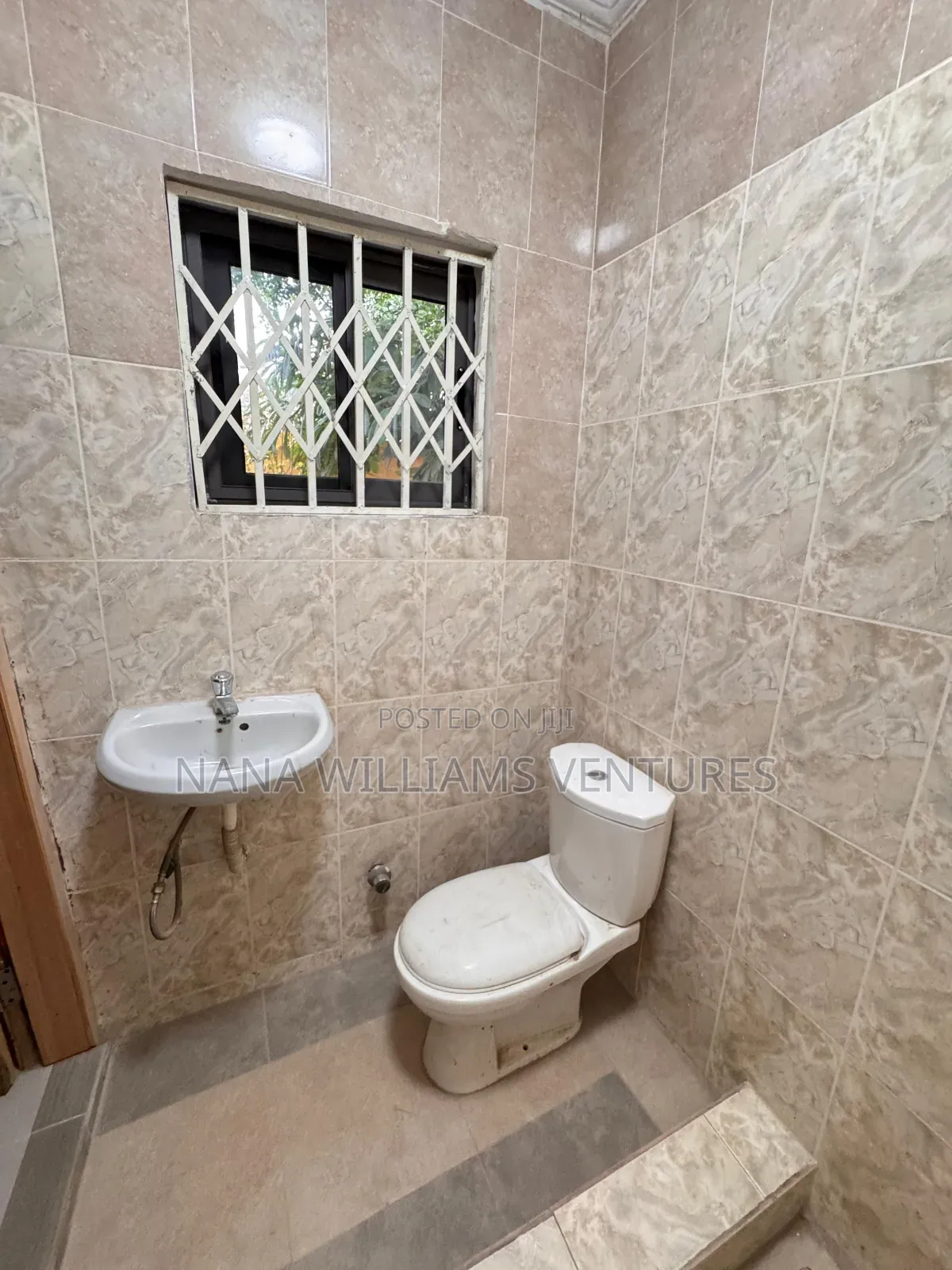 1bdrm Room & Parlour in East Legon Model, American House for rent