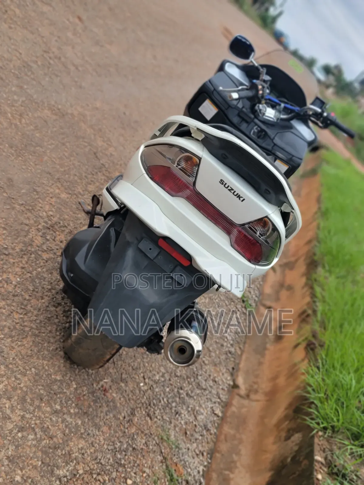 Suzuki Burgman 2017 White