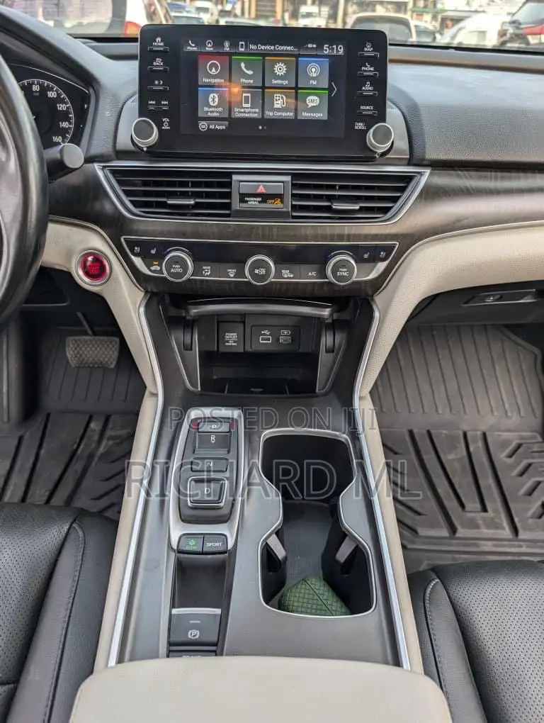 Honda Accord Touring 2.0T 2021 White