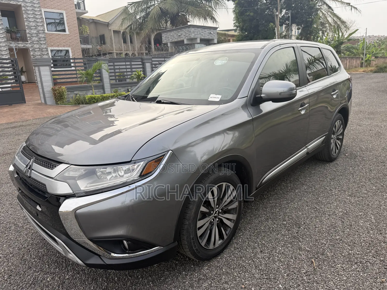Mitsubishi Outlander SE FWD 2019 Gray