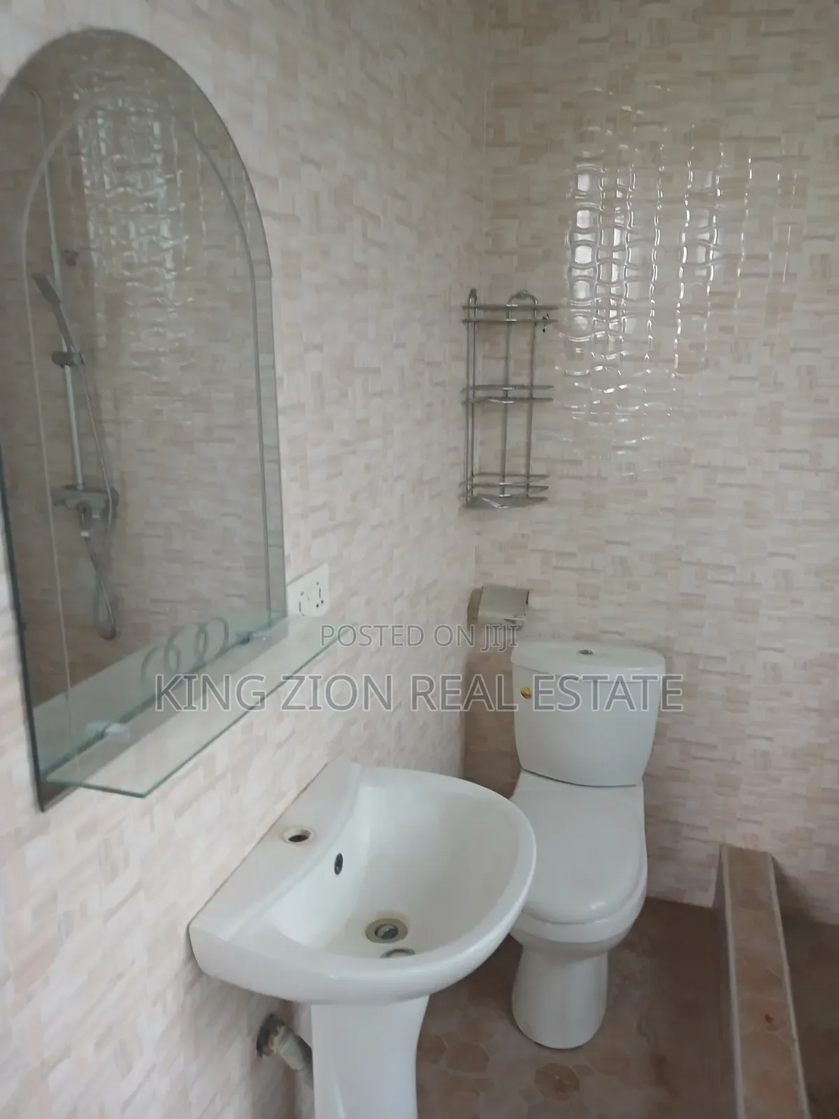 2bdrm Apartment in Kingzion Real, Abrantie for rent
