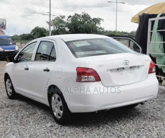 Toyota Yaris 2012 White