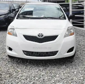 Toyota Yaris 2012 White