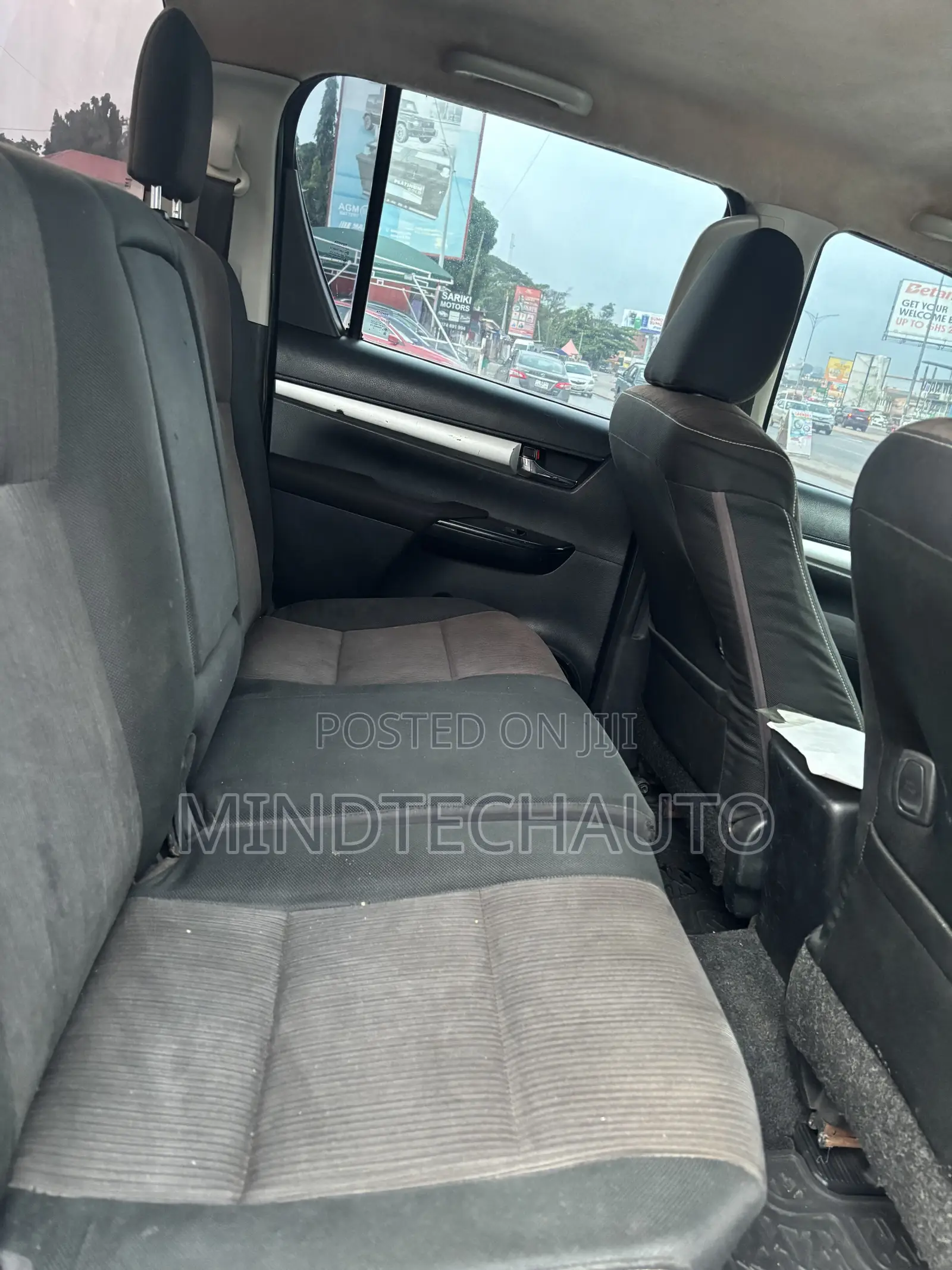 Toyota Hilux Revo Double Cab Deisel 2.4 RWD 2018 Silver