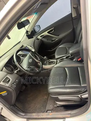 Hyundai Avante 2015 Silver