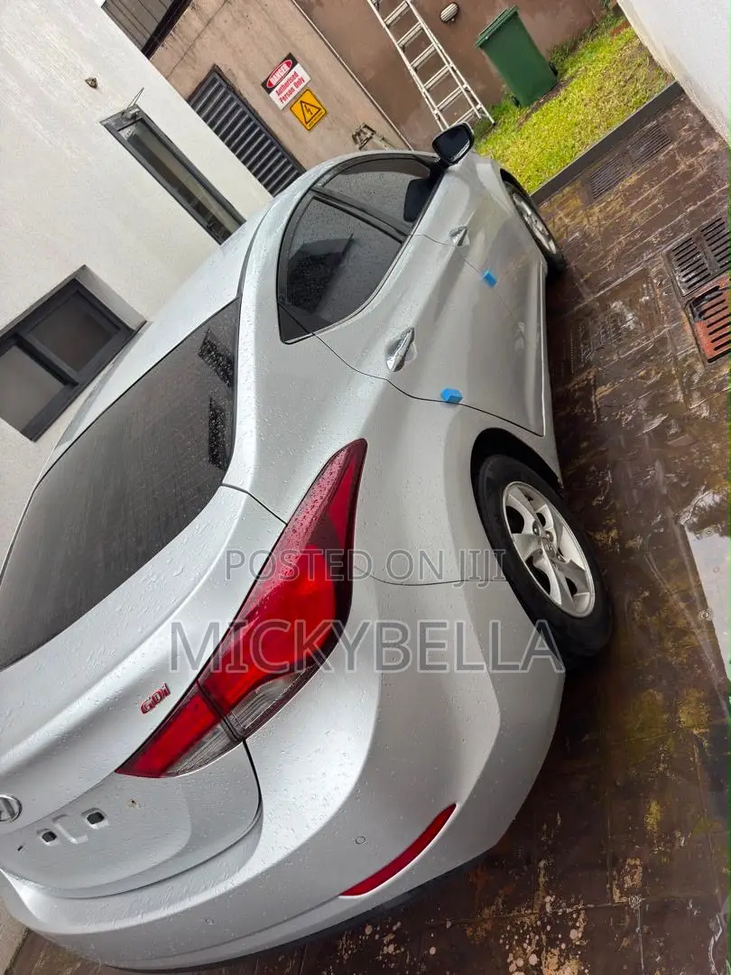 Hyundai Avante 2015 Silver