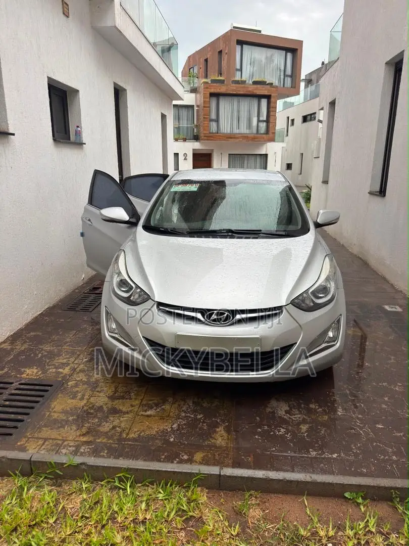 Hyundai Avante 2015 Silver
