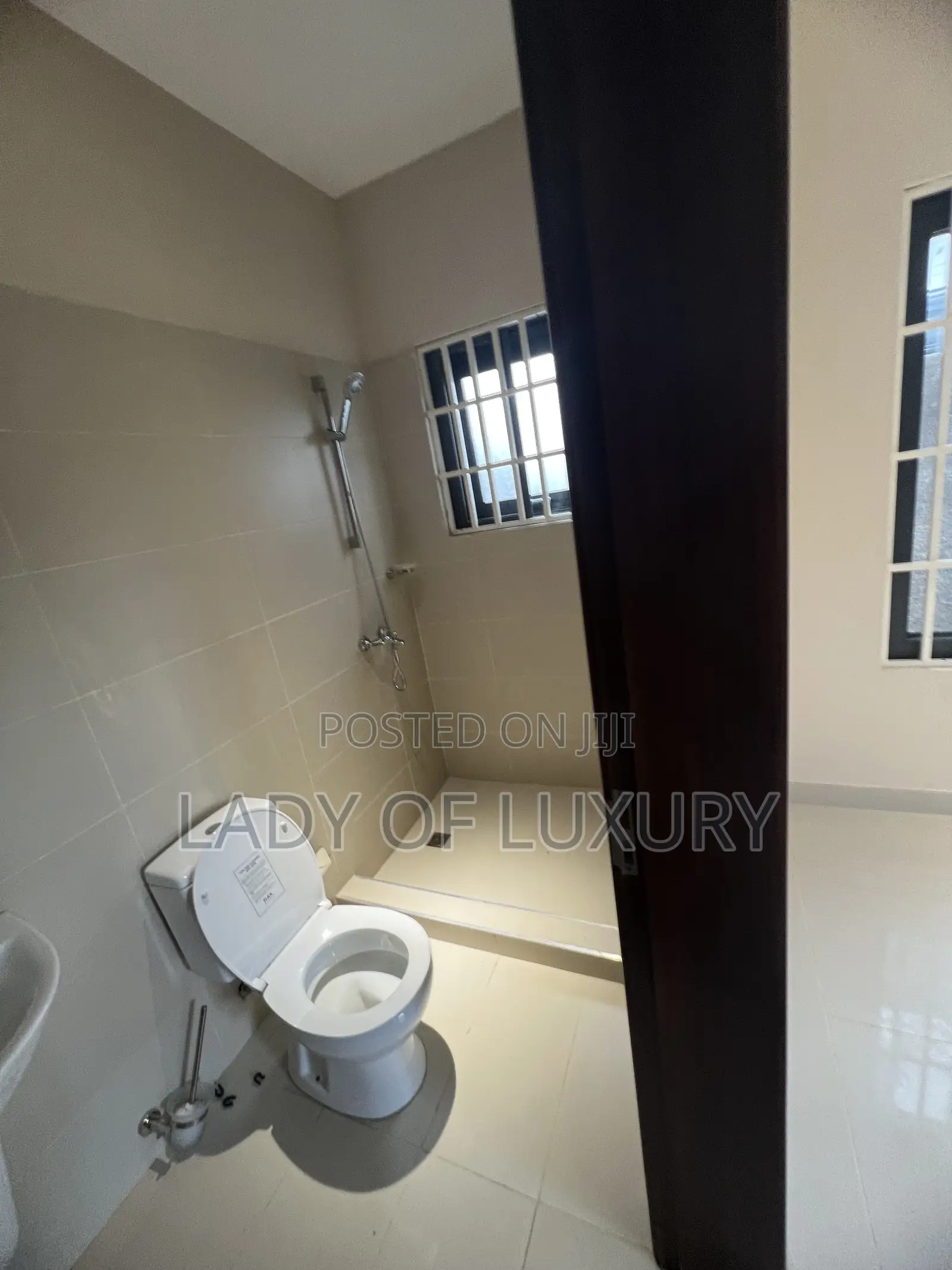 Mini Flat in Lady Of Luxury Real, Olebu for rent