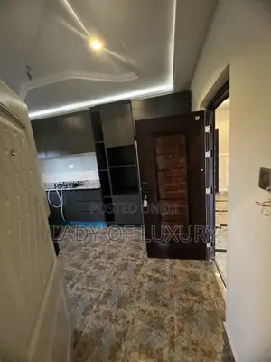 6bdrm Mansion in Lady Of Luxury Real, Olebu for sale