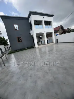 6bdrm Mansion in Lady Of Luxury Real, Olebu for sale
