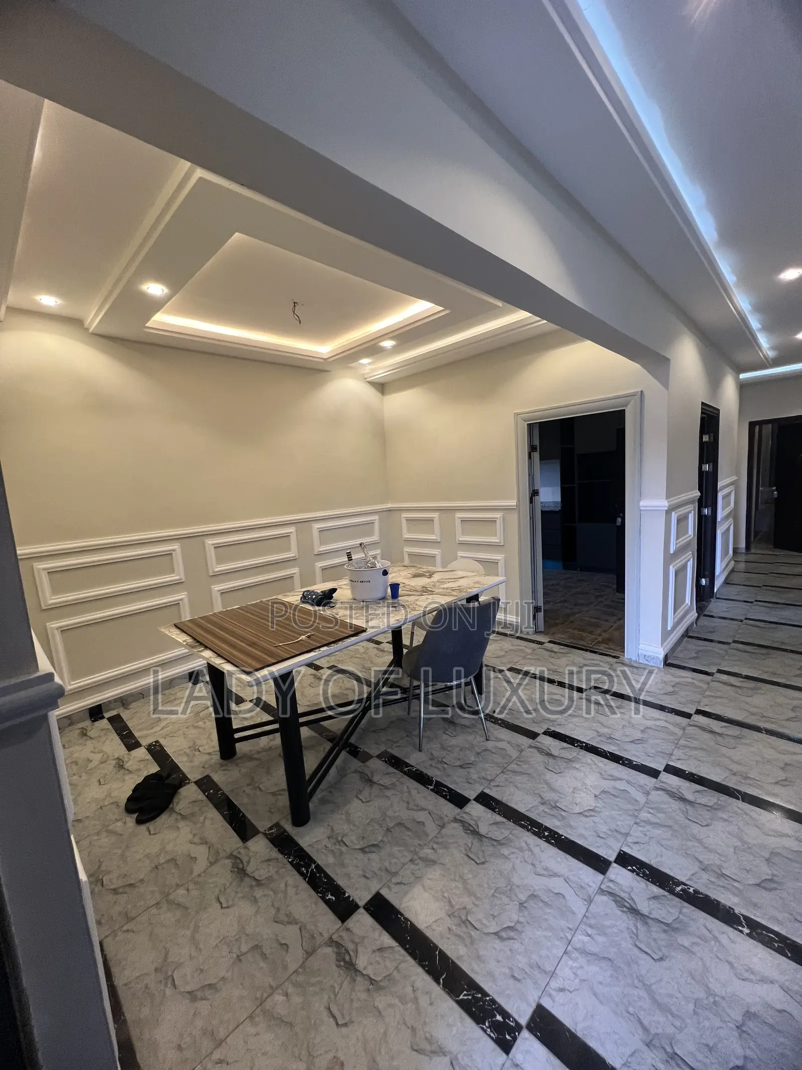6bdrm Mansion in Lady Of Luxury Real, Olebu for sale