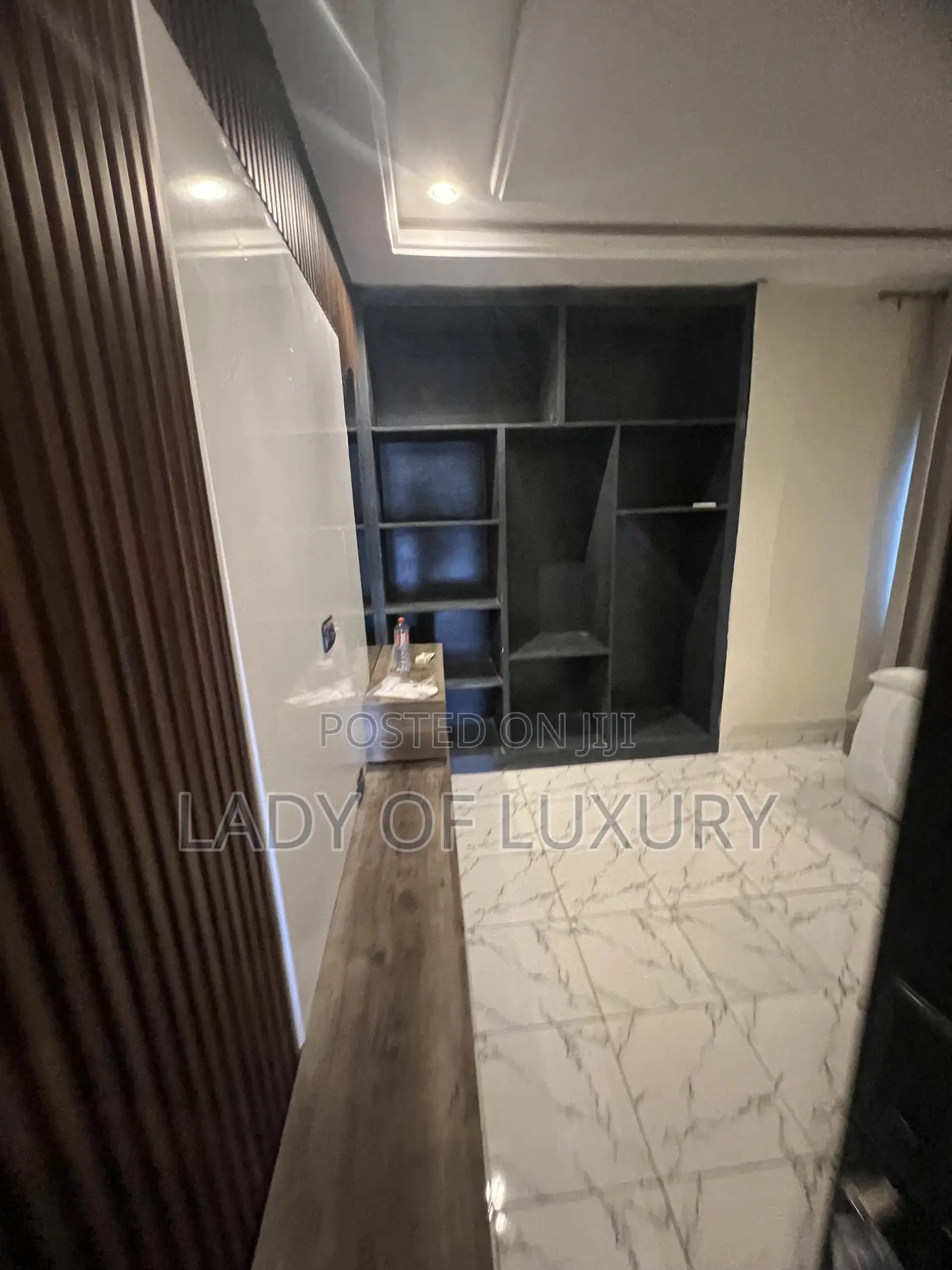 6bdrm Mansion in Lady Of Luxury Real, Olebu for sale
