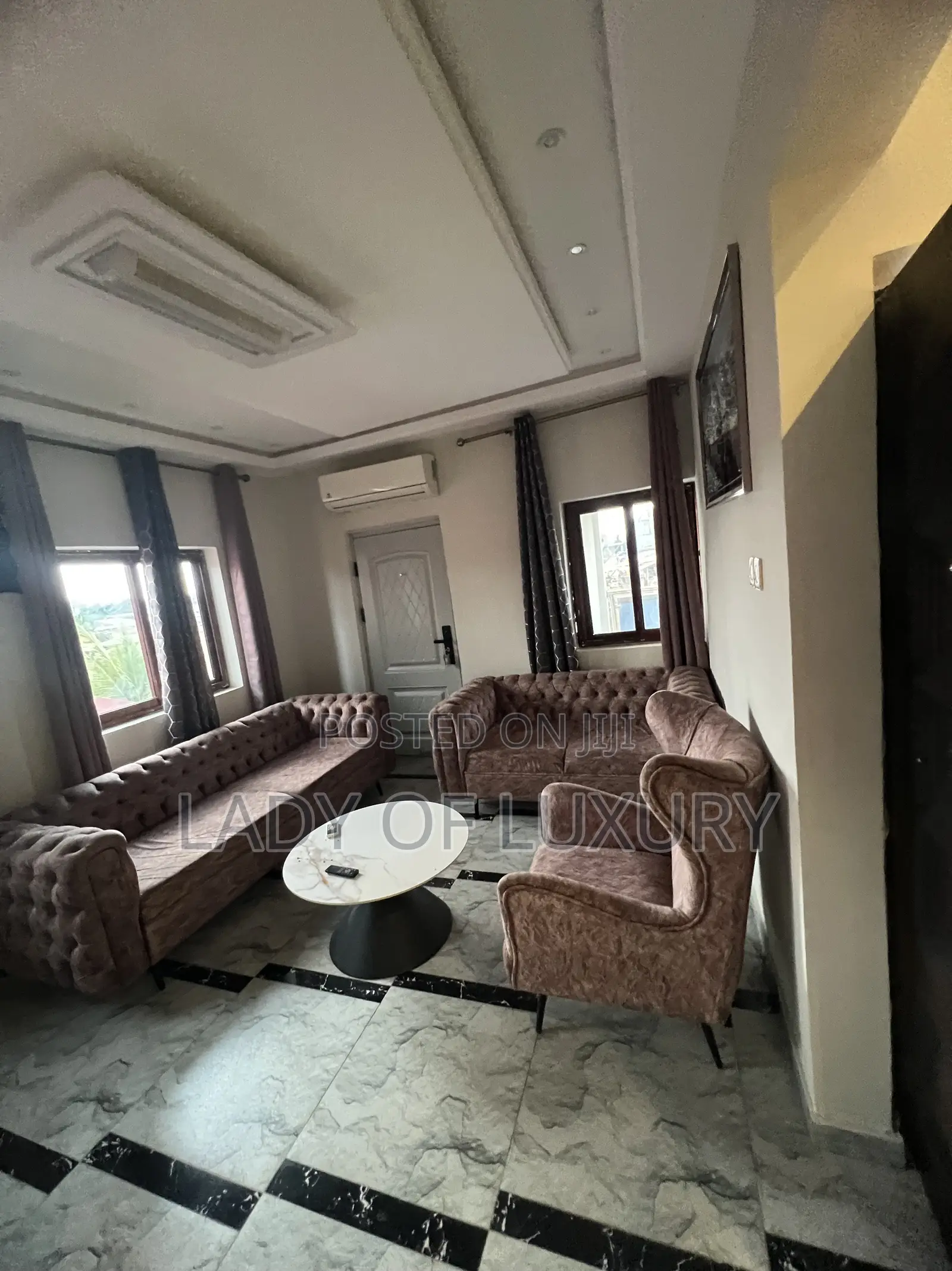 6bdrm Mansion in Lady Of Luxury Real, Olebu for sale