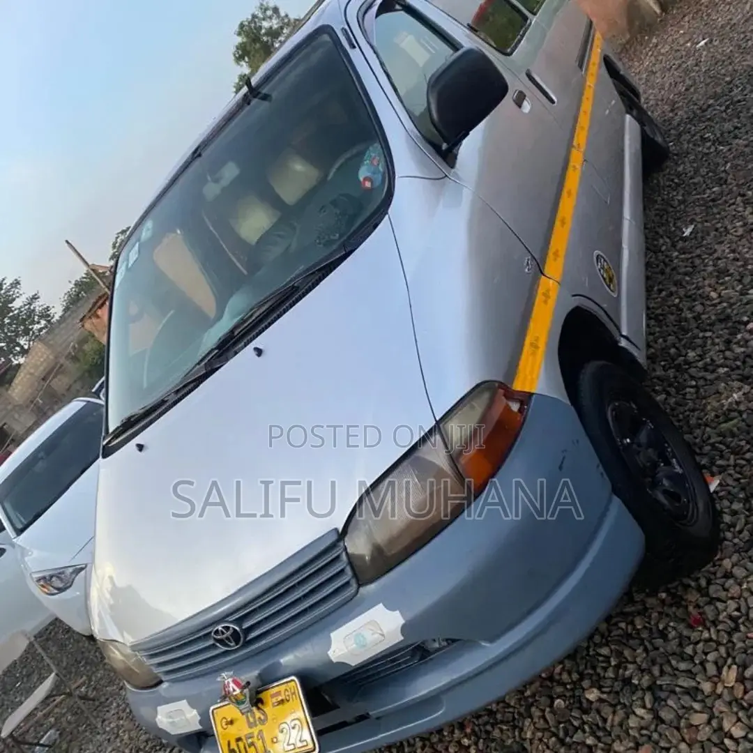 Toyota HiAce 2000 Grey