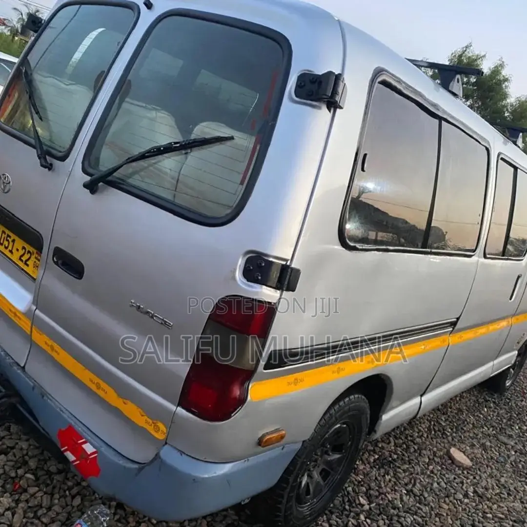 Toyota HiAce 2000 Grey