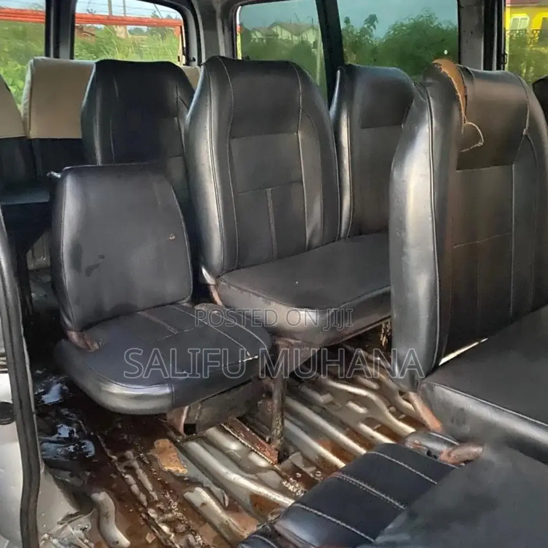 Toyota HiAce 2000 Grey