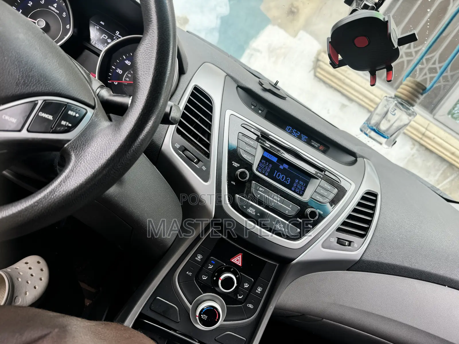 Hyundai Elantra SE Sedan FWD (1.8L 4cyl 6A) 2016 Gray